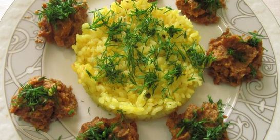 Золотистый рис с паштетом из маша