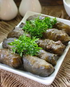 Долма в виноградных листьях