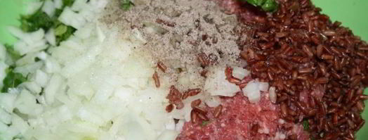 голубцы из молодой капусты с говядиной и красным рисом рубин. Шаг 3