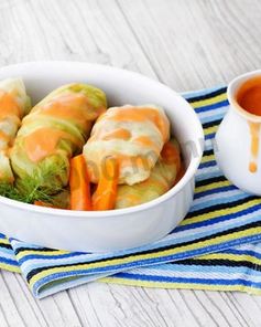 Голубцы с подливом в кастрюле