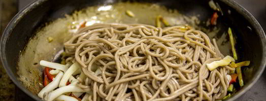 гречневая лапша с кальмарами. Шаг 8