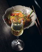 Гречневая лапша с креветками и зеленой спаржей