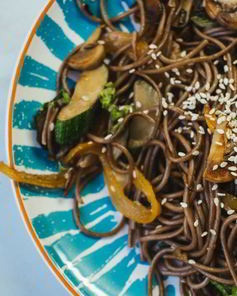 Гречневая лапша с овощами