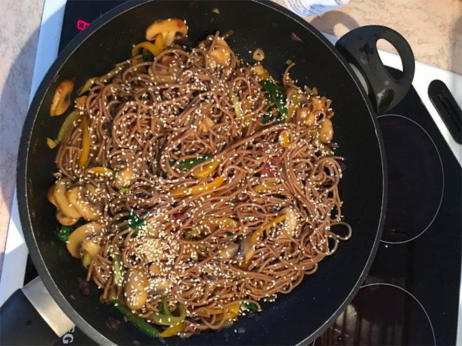 Рецепт гречневой лапши с шампиньонами