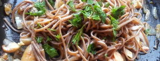 гречневая лапша с тунцом и грибами. Шаг 4