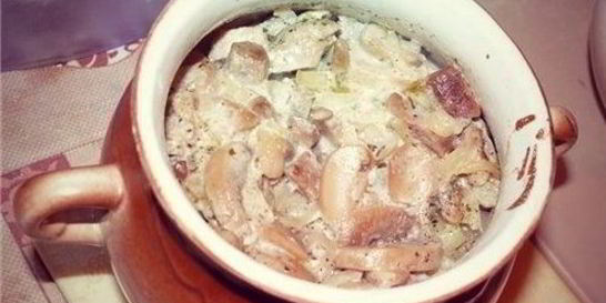 Белые грибы в горшочке