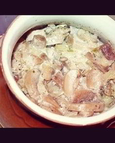 Белые грибы в горшочке