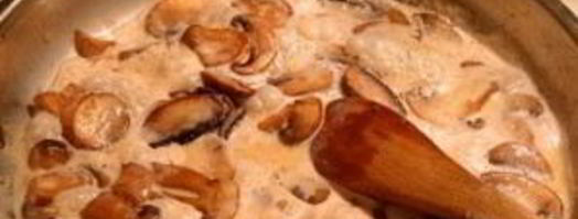 белые грибы в сметане. Шаг 5