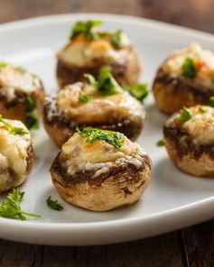 Фаршированные грибы на гриле