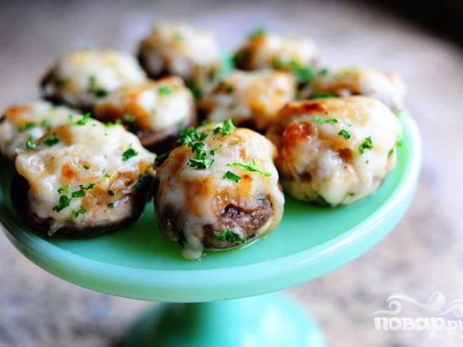 Рецепт фаршированных грибов с луком