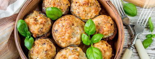 фаршированные шампиньоны с курицей. Шаг 5