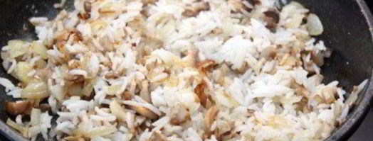 фаршированые грибы рисовое чудо. Шаг 3