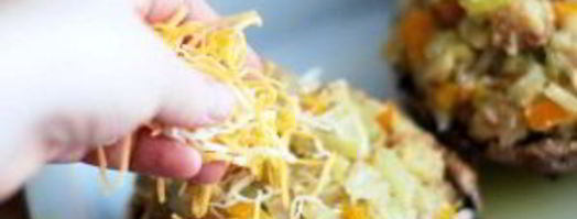 грибы, фаршированные овощной начинкой. Шаг 7