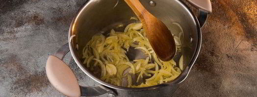 грибы, фаршированные перловкой. Шаг 3