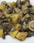 Грибы в сметане с картофелем