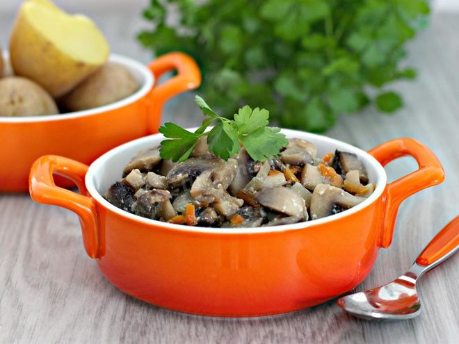 Рецепт грибов в сметане в мультиварке тушеные