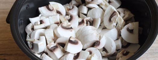 грибы в сметане в мультиварке тушеные. Шаг 5