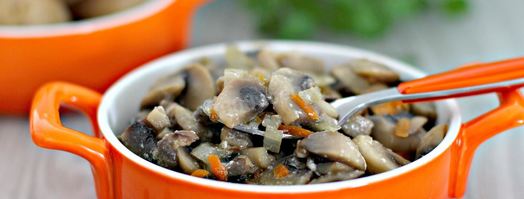 грибы в сметане в мультиварке тушеные. Шаг 8