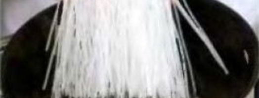 грибы в сухарях, с рисовой лапшой и салатом фризе. Шаг 4