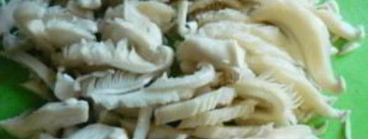 грибы, жаренные с колбасой. Шаг 3