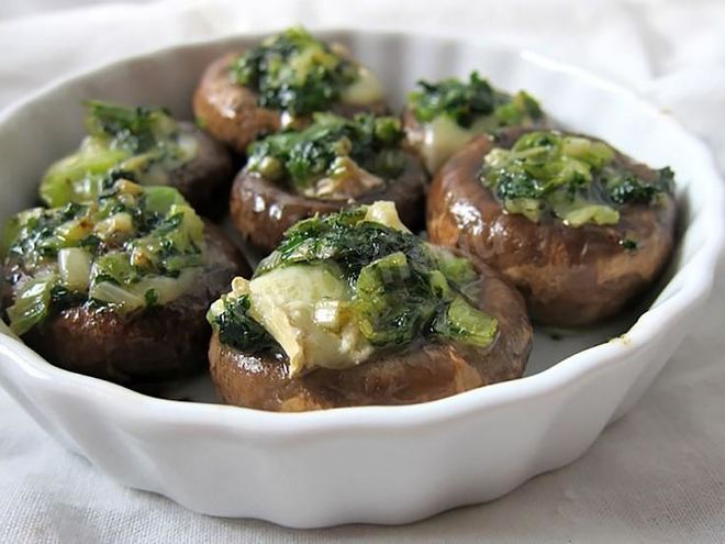 Рецепт королевских шампиньонов фаршированных сыром бри