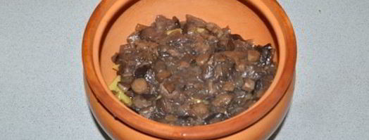 лесные грибы с картофелем в горшочках. Шаг 5