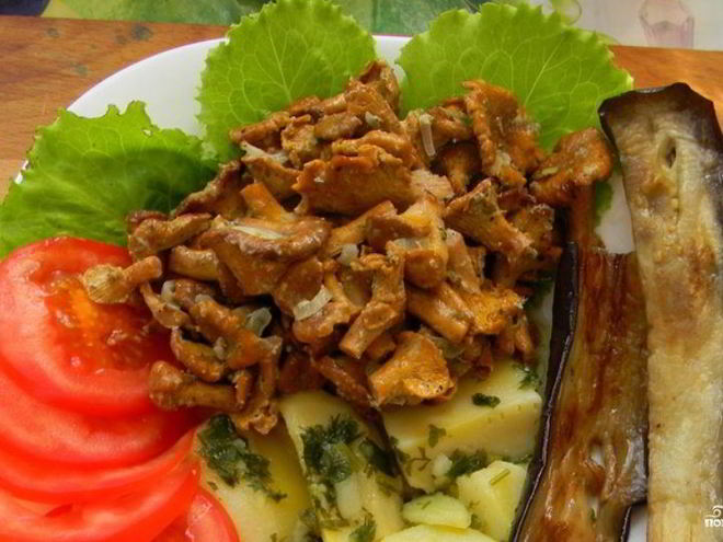 Рецепт лисичек, запеченных в сметане