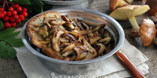 Маслята жареные