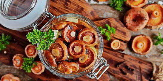 Рыжики в пряном маринаде