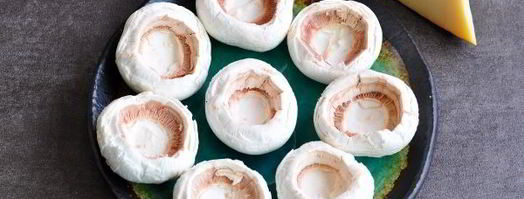 шампиньоны, фаршированные курицей и сыром. Шаг 3