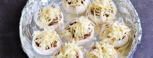 шампиньоны, фаршированные курицей и сыром. Шаг 6