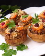 Шампиньоны фаршированные с креветками и клюквой