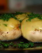 Шампиньоны с брынзой и пармезаном