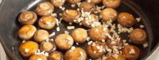 шампиньоны с чесноком и хересом. Шаг 4