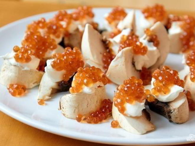 Рецепт шампиньонов с красной икрой