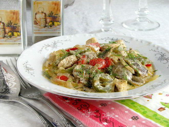 Рецепт шампиньонов с куриным филе и сладким перцем по-муромски