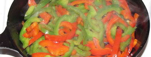 шампиньоны с куриным филе и сладким перцем по-муромски. Шаг 4