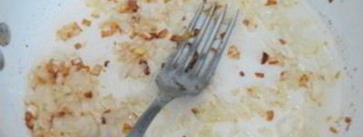 шампиньоны с перепелиными яйцами в микроволновке. Шаг 3