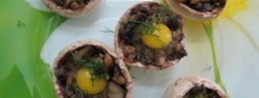 шампиньоны с перепелиными яйцами в микроволновке. Шаг 6