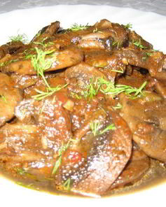 Шампиньоны в томатно-чесночном соусе