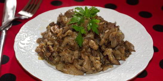 Вешенки, жаренные с луком