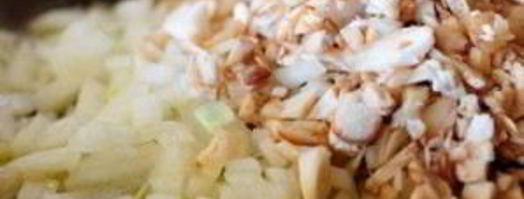 запеченные грибы, фаршированные сыром и шпинатом. Шаг 2