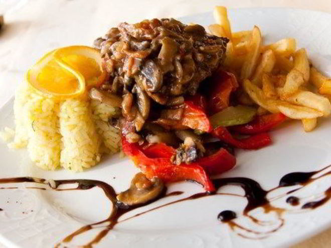 Рецепт запеченных лесных грибов с чесноком, ворчестерским соусом и тимьяном