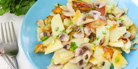 Жареные грибы с картошкой на сковороде