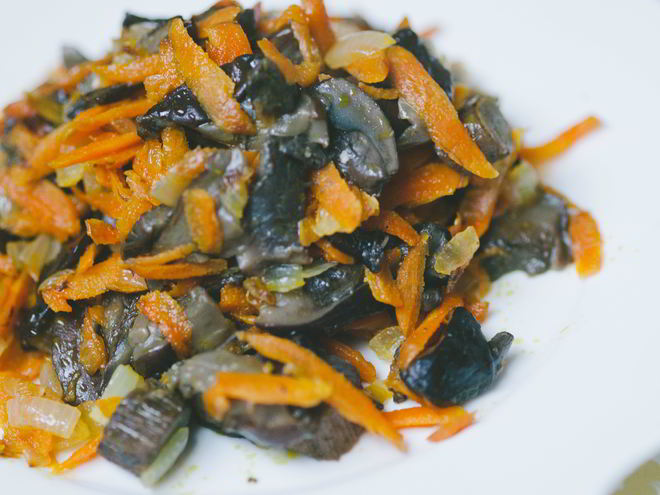 Рецепт жареных грибов с морковкой и луком