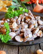 Жареные маслята в сметане