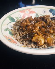 Гуляш из свинины с подливкой