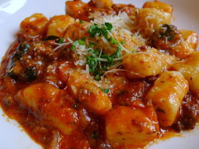 Рецепт картофельных клецек с томатным соусом