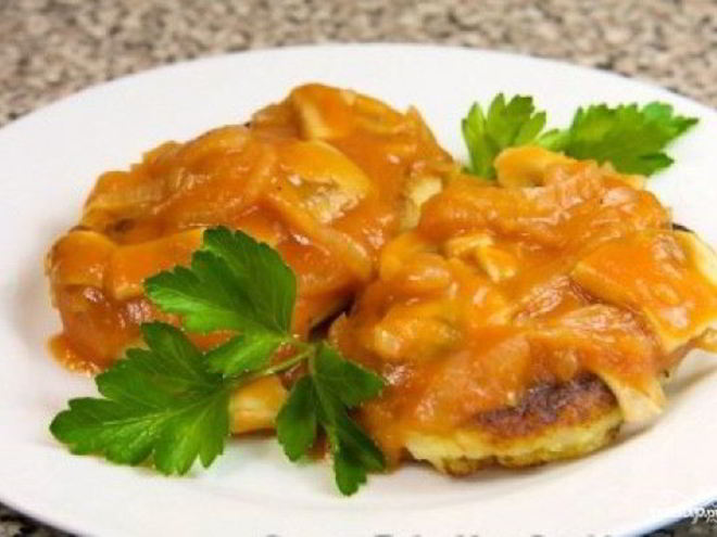 Рецепт картофельных котлет с грибным соусом