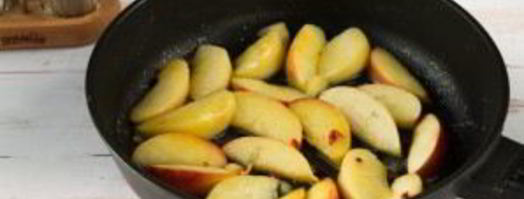 котлеты из индейки с жареными яблоками. Шаг 4